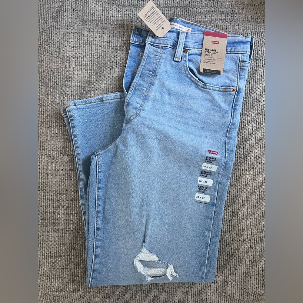 Women’s Levi’s Jeans